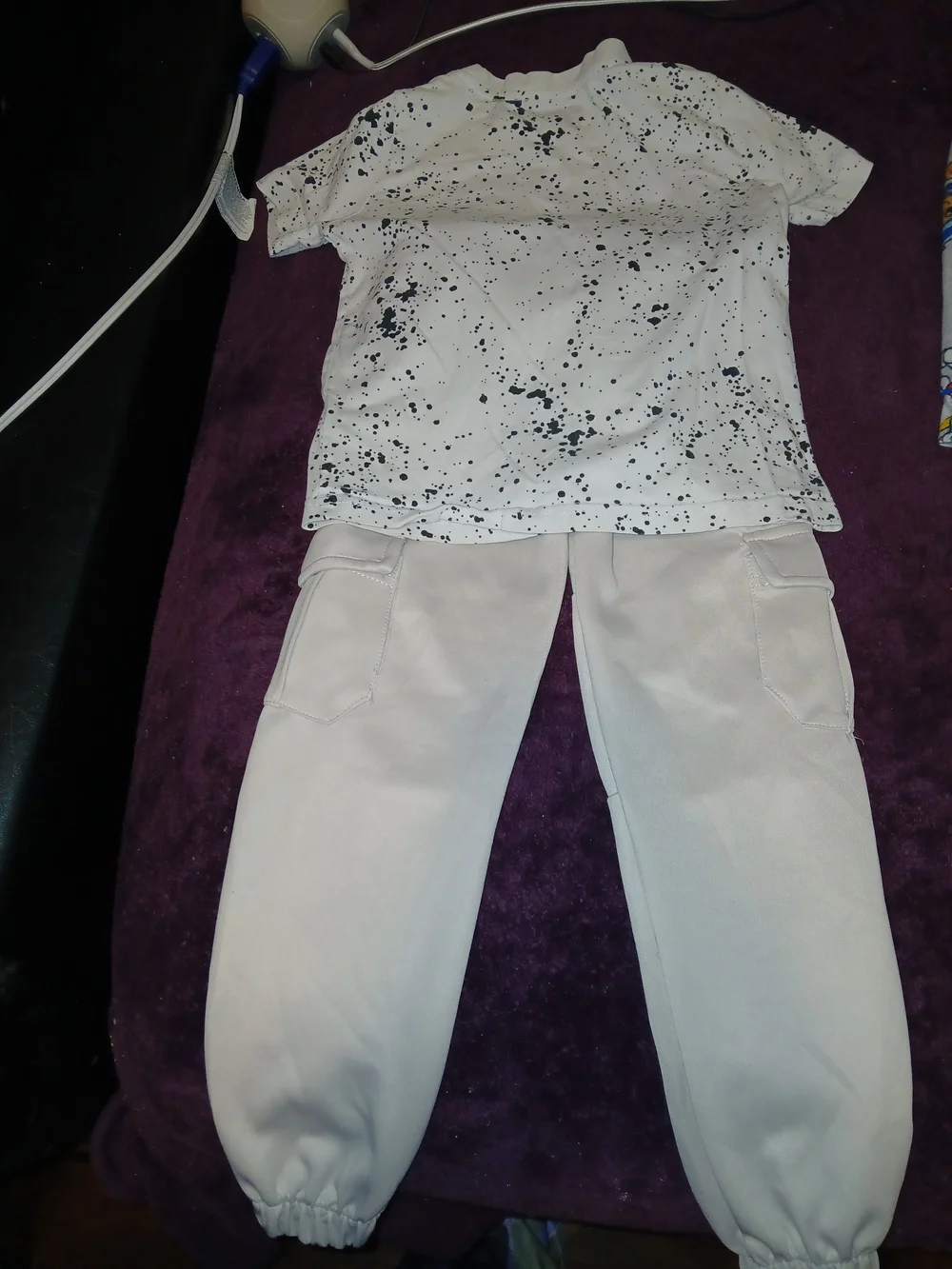 Puma White Splatter Logo Tee and White Jogger Set - Picture 4 of 7